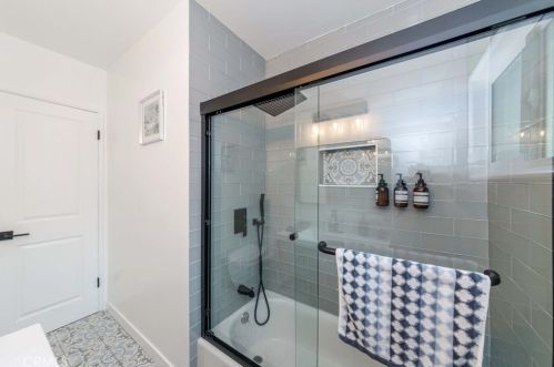 1048 Fairbrook Ln, Santa Ana CA  92706-1106 exterior