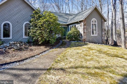 148 Rhododendron Ct, Mc Gaheysville, VA 22840-2102