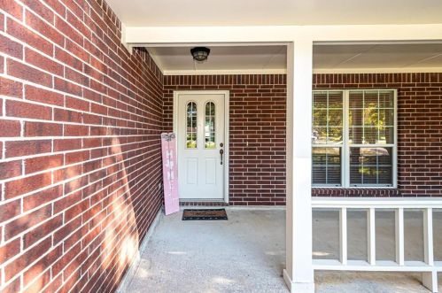 1016 Chateau Woods Parkway Dr, Conroe TX  77385-9771 exterior