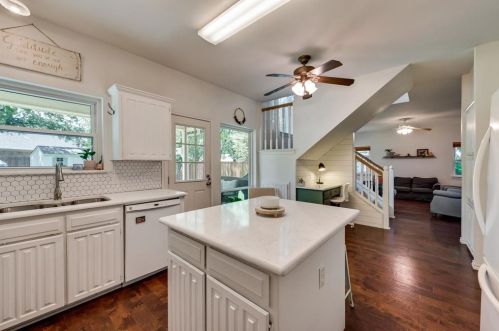 6856 Rolling Rdg Dr, Fort Worth TX  76182-7020 exterior