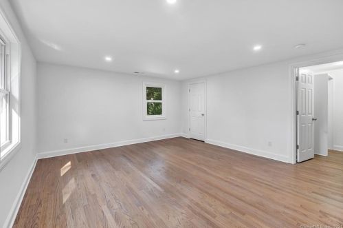 885 Main St, Upper Stepney CT  06468-2811 exterior