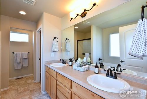 2682 Sapphire St, Loveland CO 80537-2024 exterior