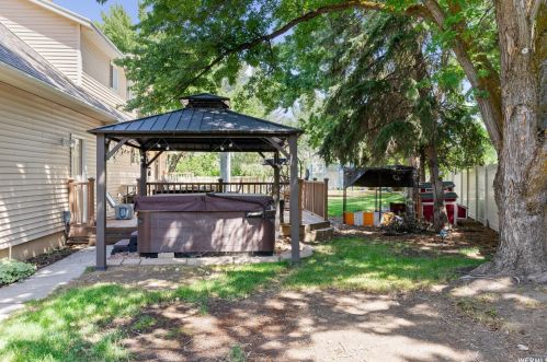 2187 Laver Ct, Sandy UT 84092-4112 exterior