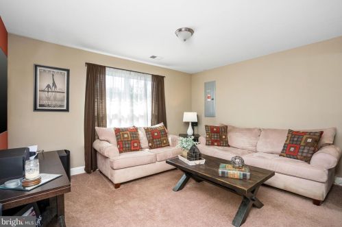 80 Clearview Ave, Trenton NJ  08619-1216 exterior