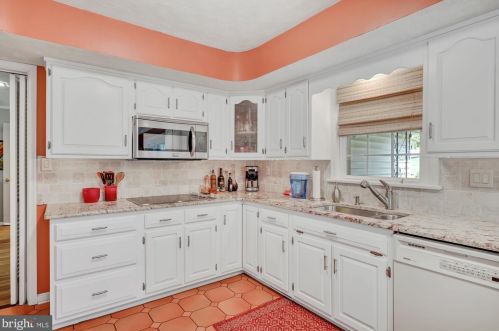 111 School House Rd, Lancaster PA  17603-6523 exterior