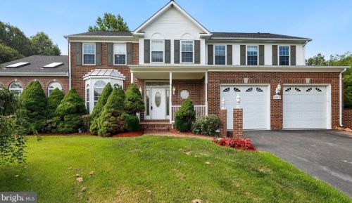 5211 Quiet Pl, Woodbridge, VA 22193-4566