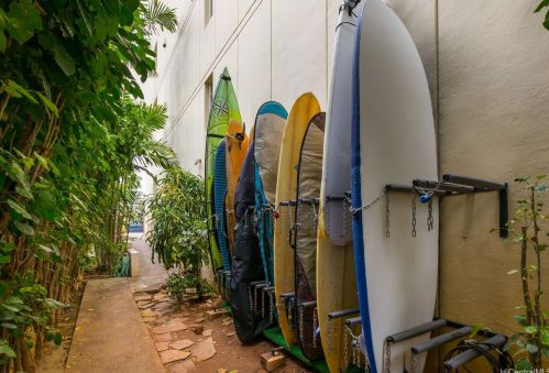 435 Seaside Ave, Honolulu HI  96815-2639 exterior