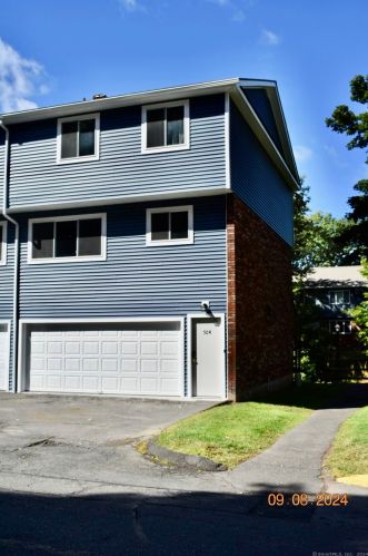 504 Churchill Dr, Hartford, CT 06111-4008