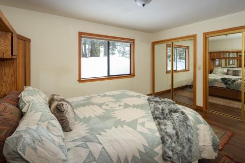 14165 Copenhagen Dr, Truckee CA  96161-6634 exterior