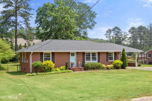 253 Sequoia Dr, Marietta, GA 30060-7215