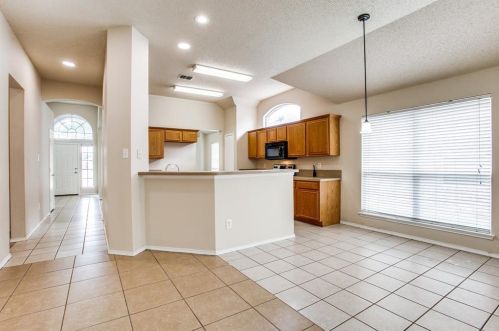 6709 Braeview Dr, Fort Worth TX  76137-6313 exterior