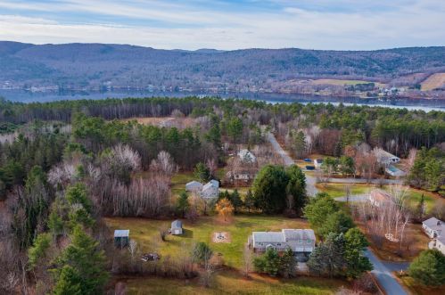 17 Mountain View Dr, Enfield, NH 03748-3642