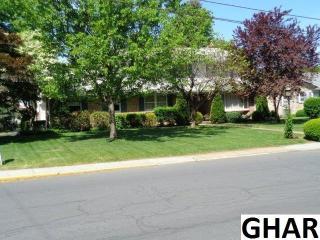 1010 Dale Pl, Carlisle PA  17013-4218 exterior