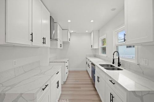 1710 Glenwood Rd, Glendale CA  91201-1812 exterior