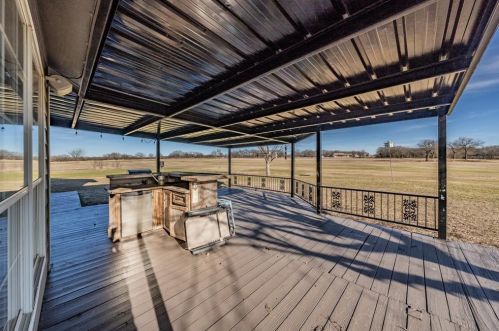 195 Nocona Dr, Nocona, TX 76255-9272