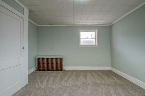 426 Emerson St, Vandergrift PA  15690-1520 exterior
