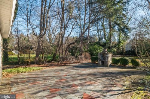 510 Kings Hwy, Haddonfield NJ 08033-2114 exterior