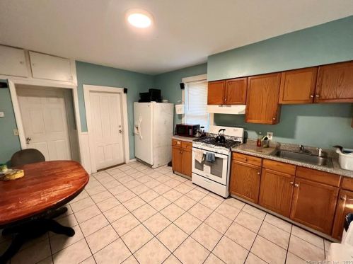 20 Lowe St, Norwalk, CT 06854-3526