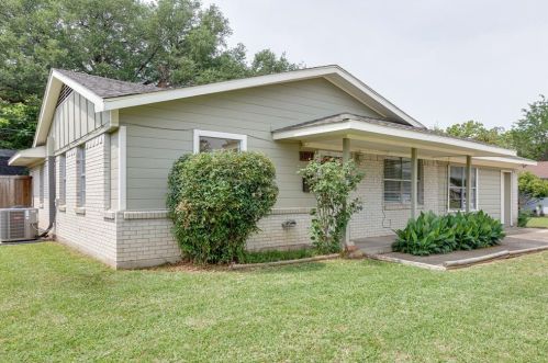 1018 Lourock St, Garland, TX 75040-4542