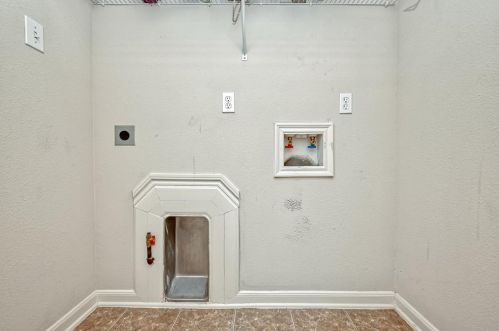 989 Arbor Way, Conroe TX  77303-1784 exterior