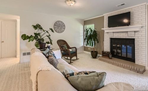 6041 Hinsdale Ave, Englewood CO  80112-1548 exterior