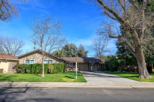 1313 Glenwood Dr, Modesto, CA 95350-3907
