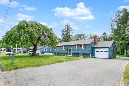 18 Glenwood Dr, Windsor, CT 06095-2232