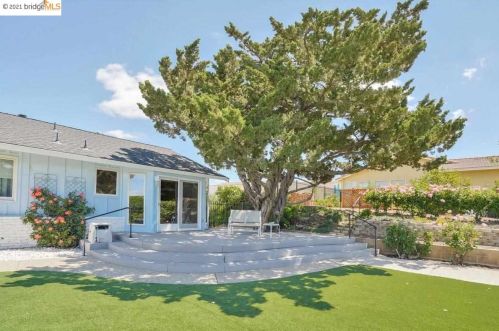 23 Kirkwood Ct, Concord CA  94521-1427 exterior