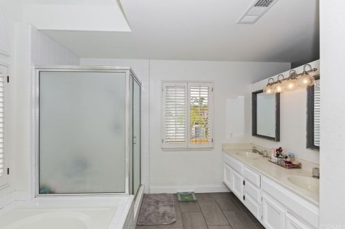 8554 Rosemary Dr, Riverside CA  92508-2965 exterior