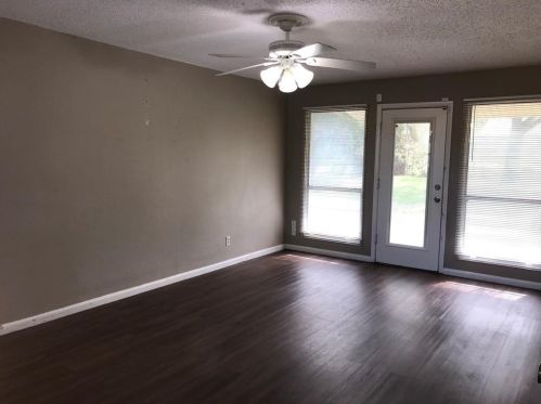 5413 Wedgwood Dr, Fort Worth TX  76133-2537 exterior