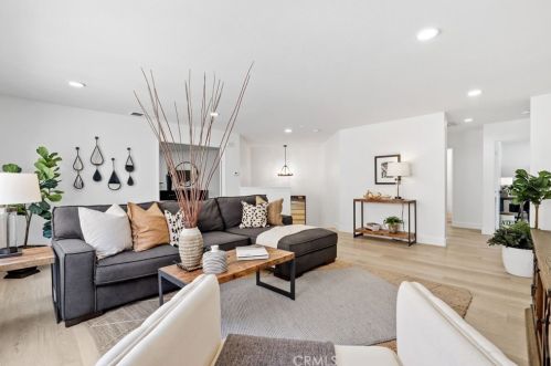 7 Rhode Is, Irvine CA  92606-1755 exterior