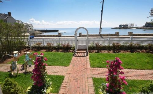 25 Beach Dr, Norwalk CT  06853-1811 exterior