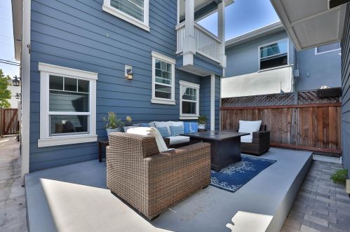741 D Ave, San Diego, CA 92118-2125