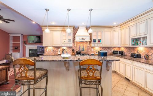 4039 Old Rocks Rd, Street, MD 21154-1201