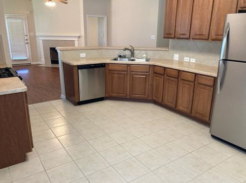 4606 Madrid Dr, Georgetown, TX 78628-1379