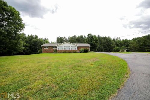 104 Smithsonia Rd, Nicholson, GA 30565-2980