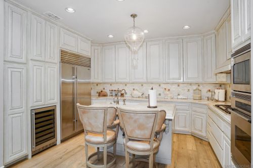 7410 Avenida De Palais, Carlsbad, CA 92009-6905