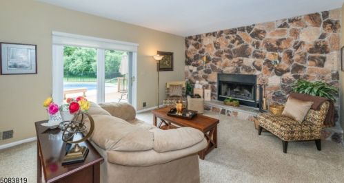 3 Tudor Pl, Dover NJ  07869-2018 exterior