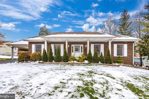 6 Tippin Dr, Graceham, MD 21788-3207