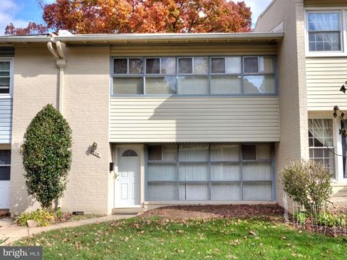4717 Parkman Ct, Annandale, VA 22003-5046