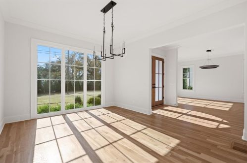 679 Moores Mill Rd, Atlanta GA  30327-0015 exterior