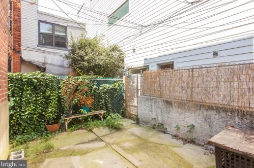 1843 Christian St, Philadelphia PA  19146-1833 exterior