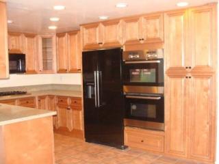 3110 Hataca Rd, Carlsbad, CA 92009-7515