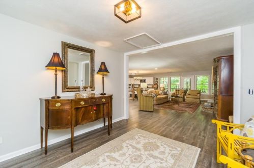 94 Puff Hill Dr, Dahlonega, GA 30533-1742