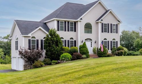 25 Collins Way, Pelham, NH 03076-2177
