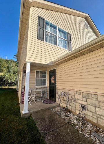 712 Woodside Creek Dr, Festus, MO 63028-2668