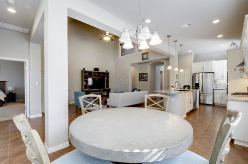 829 Catalina Ln, Austin TX  78737-4715 exterior