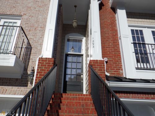 1293 Creekside Pl, Smyrna GA  30082-4883 exterior