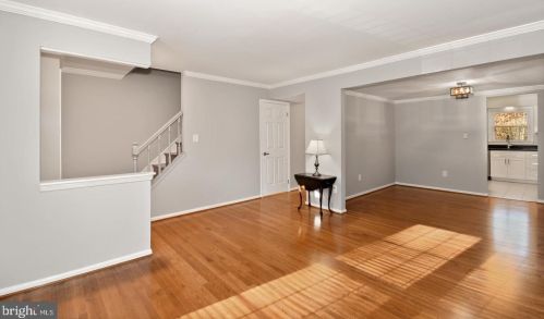 6293 Kerrydale Dr, Springfield VA  22152-2133 exterior