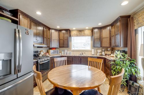 22 Katie Ave, Lewiston, ME 04240-2541